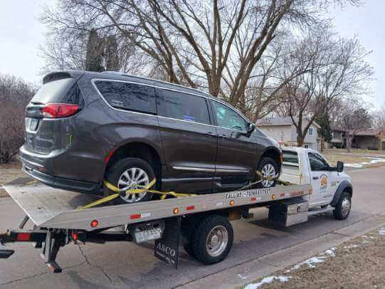 24-hour towing service in St Paul assisting with a breakdown.
